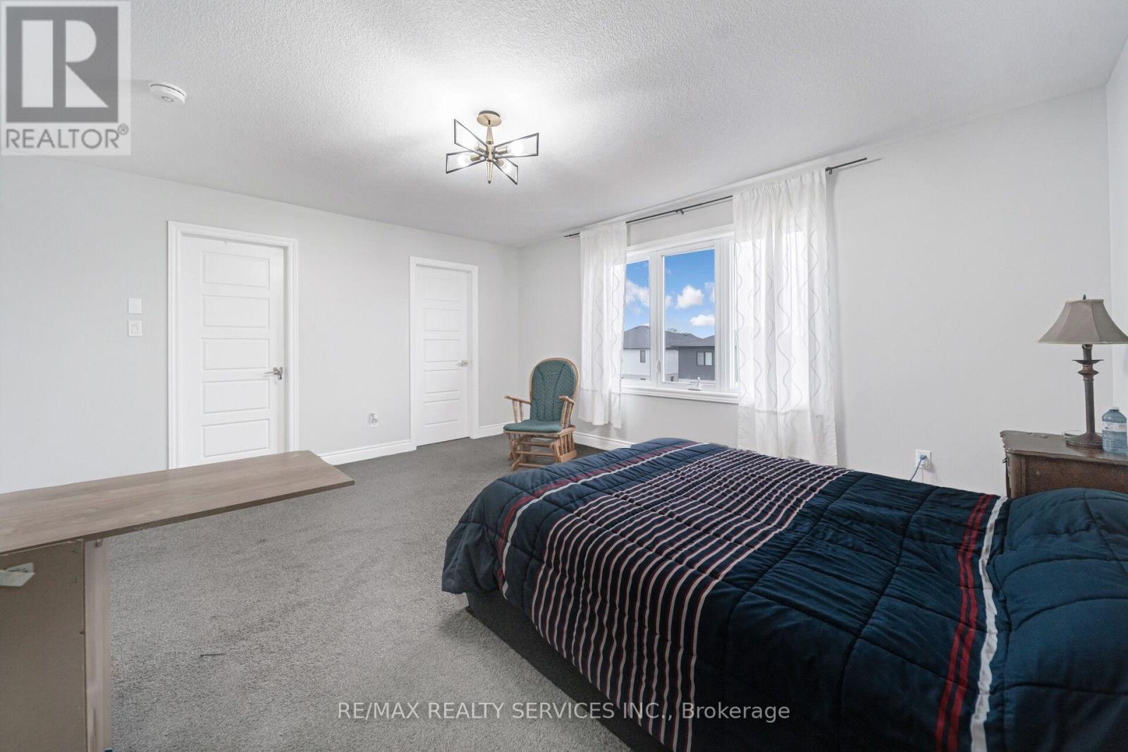 1891 Fountain Grass Drive, London South, Ontario  N6K 0M2 - Photo 18 - X12899180