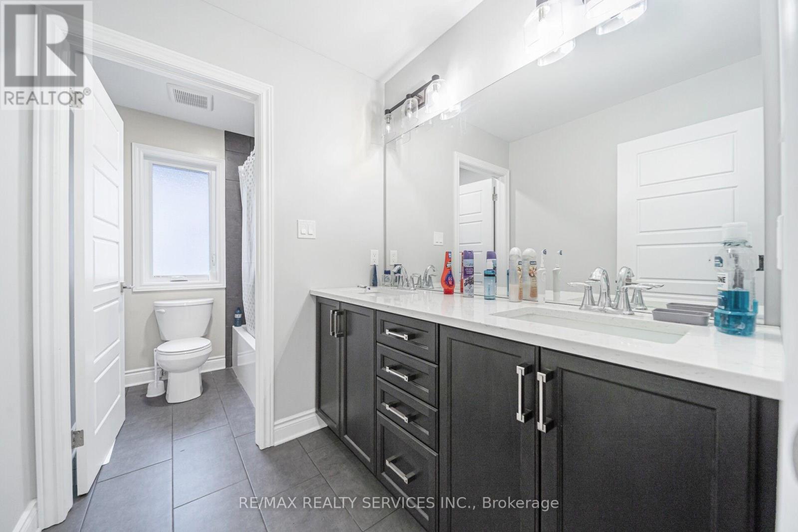 1891 Fountain Grass Drive, London South, Ontario  N6K 0M2 - Photo 13 - X12899180