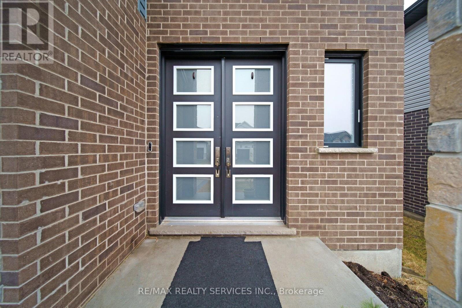 1891 Fountain Grass Drive, London South, Ontario  N6K 0M2 - Photo 3 - X12899180