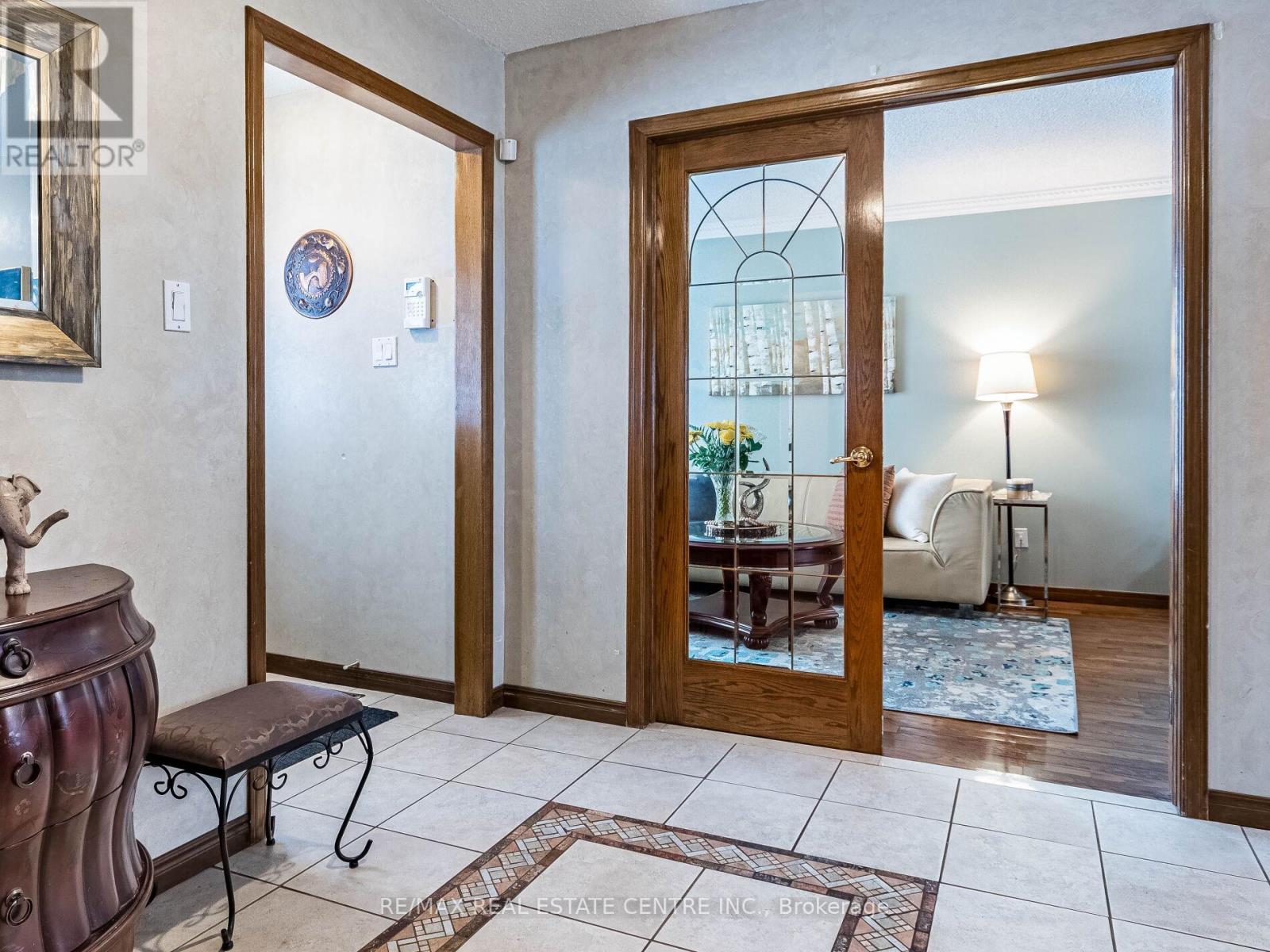 9 Turtlecreek Boulevard, Brampton, Ontario  L6W 3Y4 - Photo 18 - W12902388