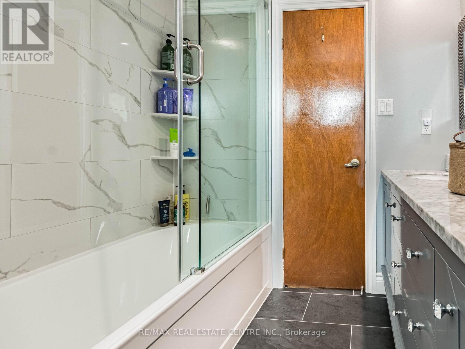 9 Turtlecreek Boulevard, Brampton, Ontario  L6W 3Y4 - Photo 34 - W12902388