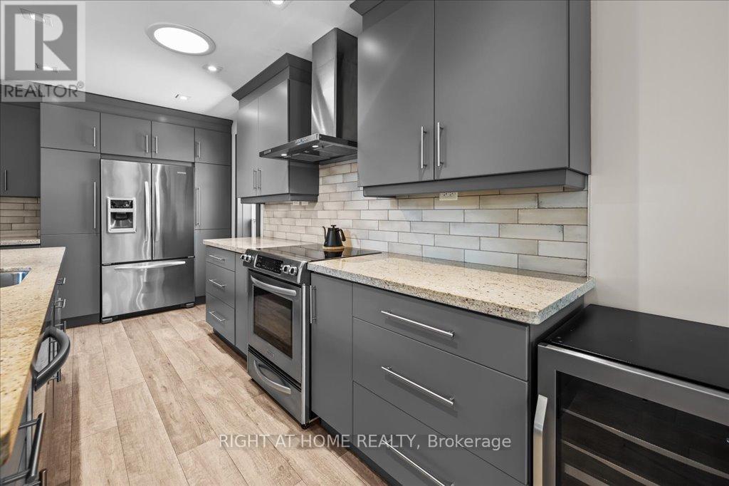 704 Cedar Avenue, Burlington, Ontario  L7T 2R7 - Photo 11 - W12902398