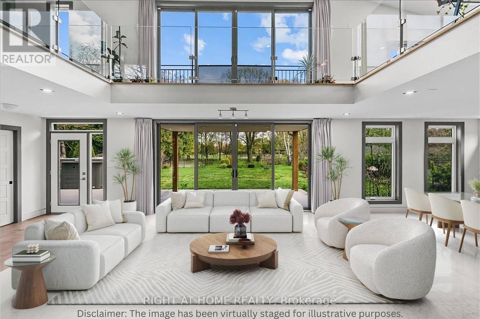 704 Cedar Avenue, Burlington, Ontario  L7T 2R7 - Photo 2 - W12902398