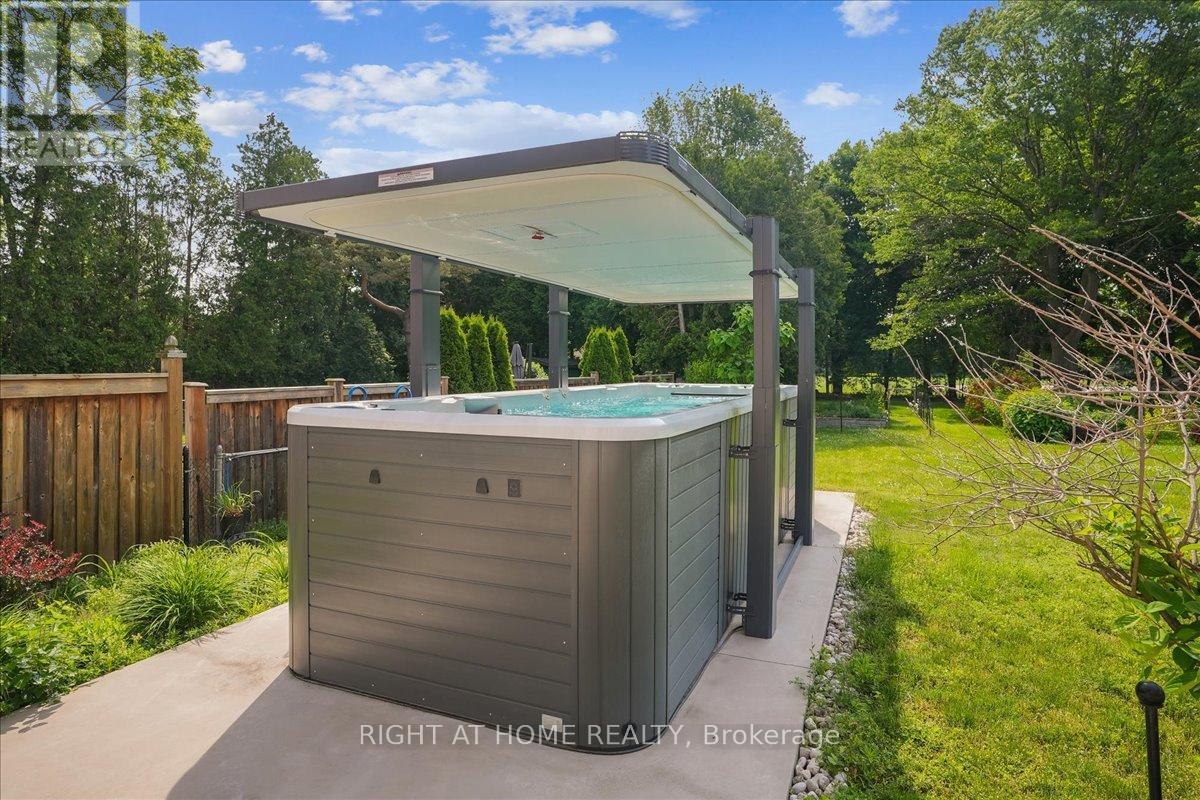 704 Cedar Avenue, Burlington, Ontario  L7T 2R7 - Photo 28 - W12902398