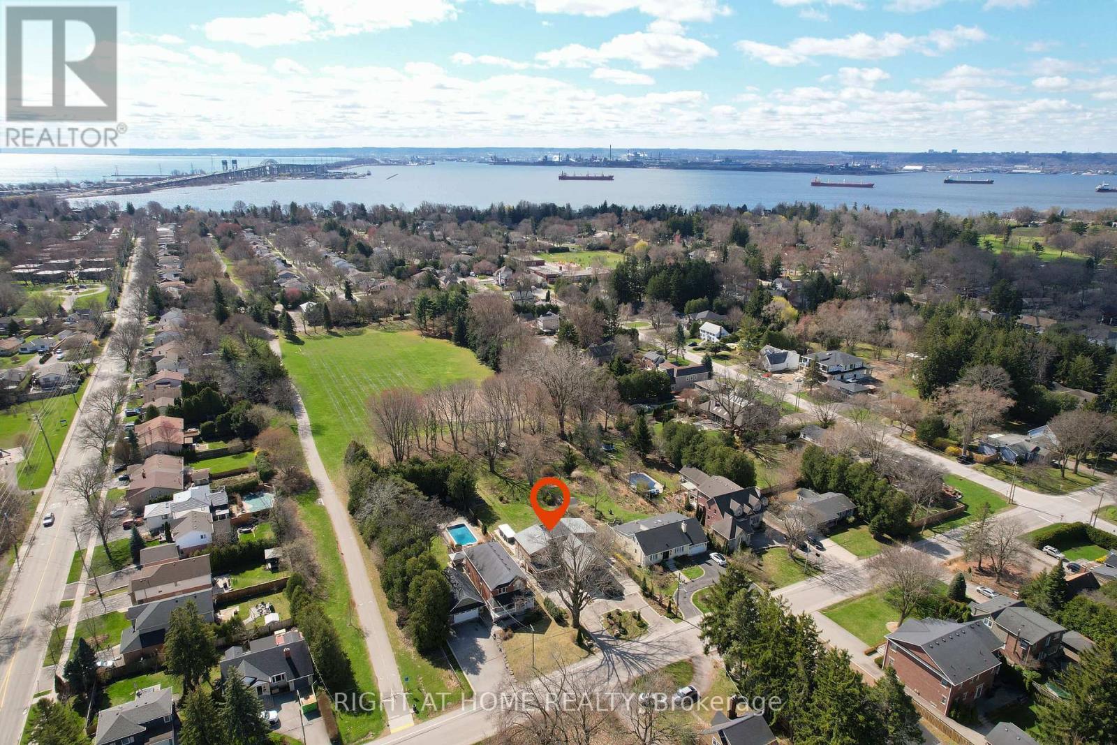 704 Cedar Avenue, Burlington, Ontario  L7T 2R7 - Photo 32 - W12902398