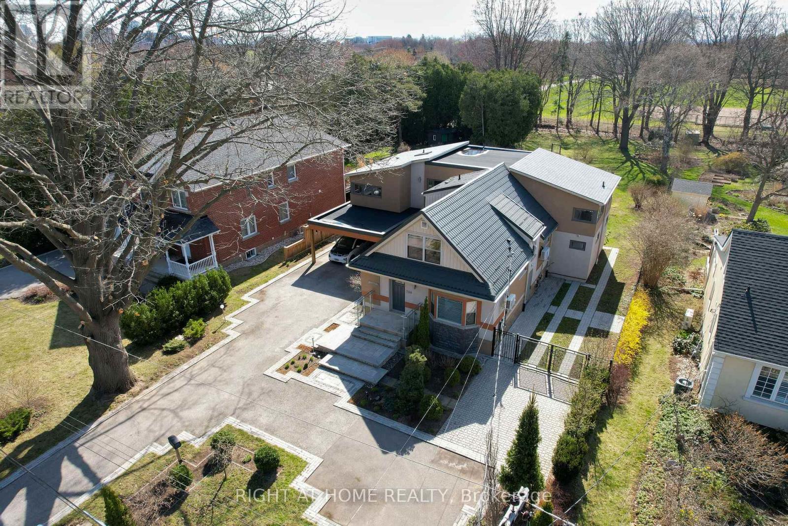 704 Cedar Avenue, Burlington, Ontario  L7T 2R7 - Photo 33 - W12902398