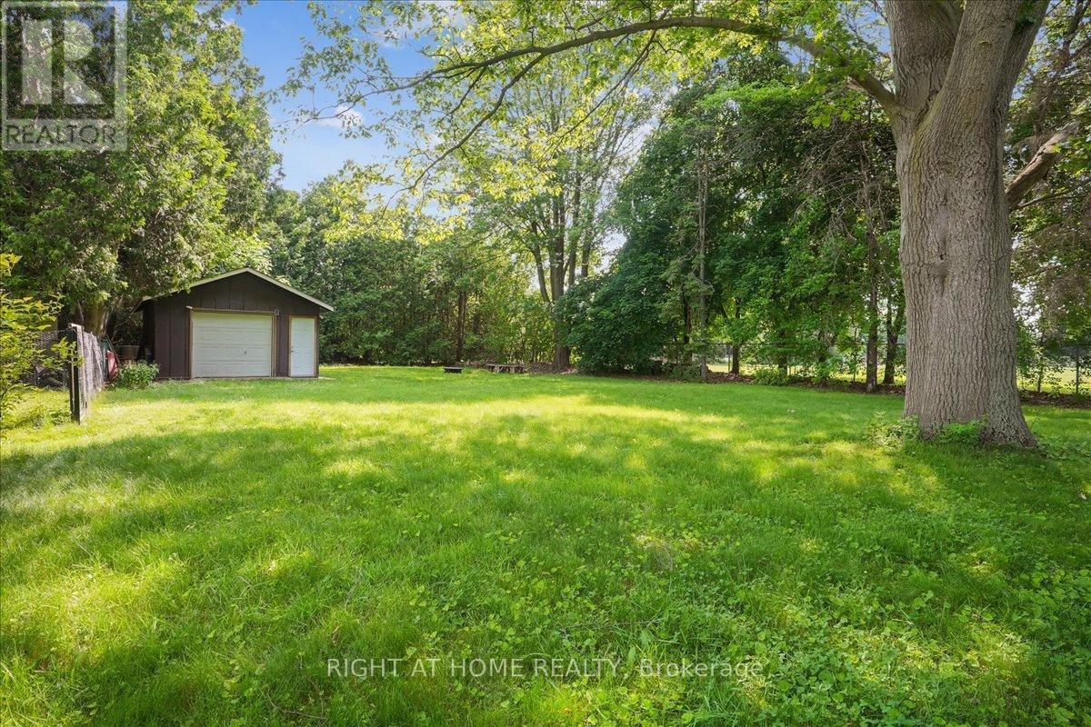 704 Cedar Avenue, Burlington, Ontario  L7T 2R7 - Photo 38 - W12902398