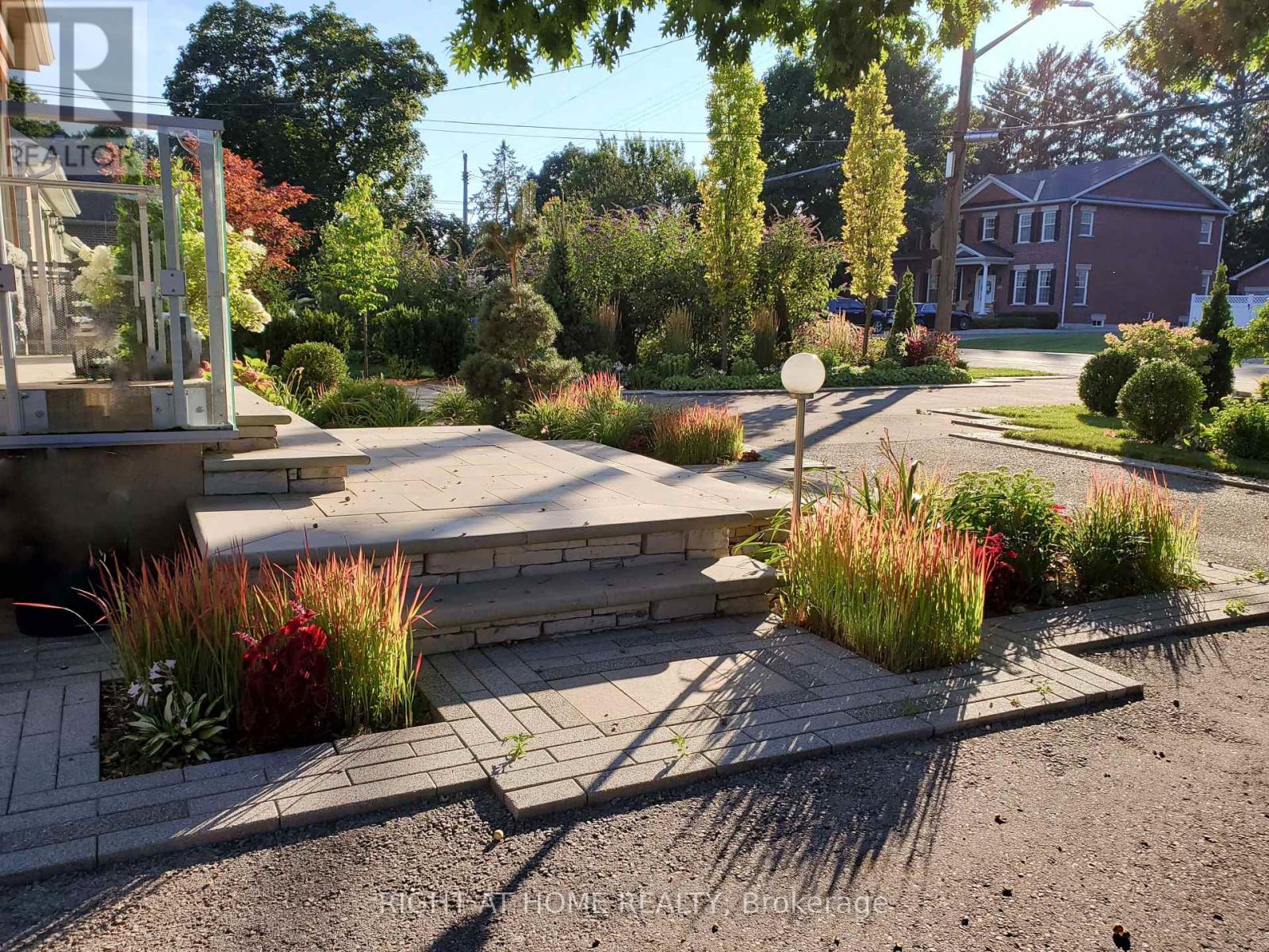 704 Cedar Avenue, Burlington, Ontario  L7T 2R7 - Photo 44 - W12902398