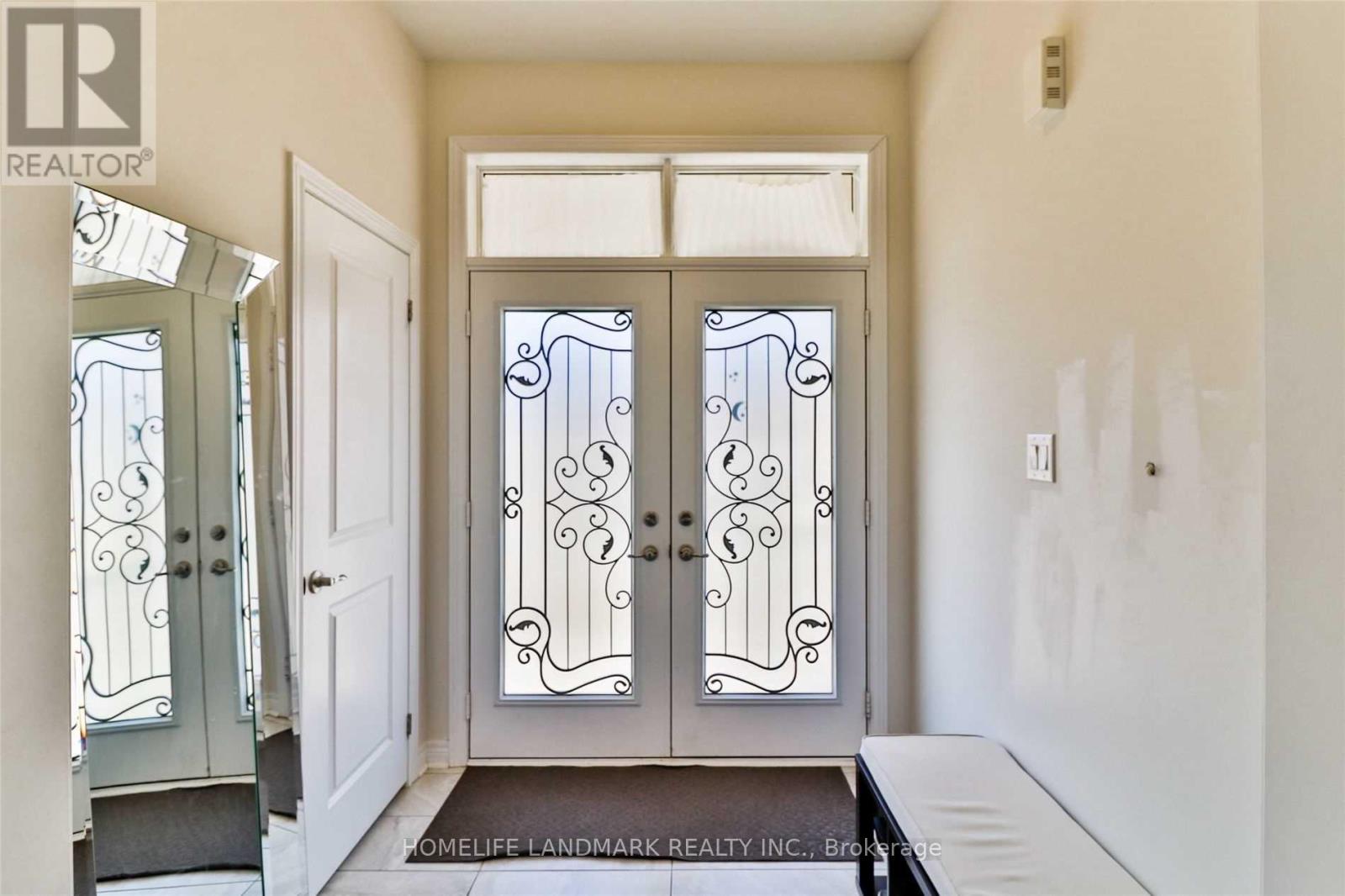 3270 Mintwood Circle, Oakville, Ontario  L6H 0N7 - Photo 2 - W12902460