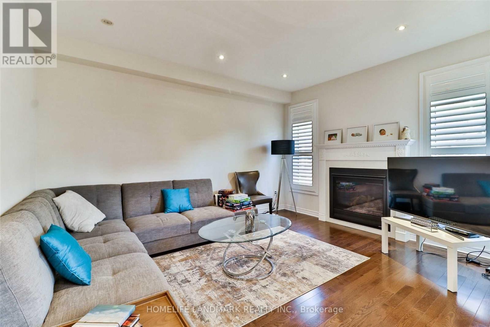 3270 Mintwood Circle, Oakville, Ontario  L6H 0N7 - Photo 6 - W12902460