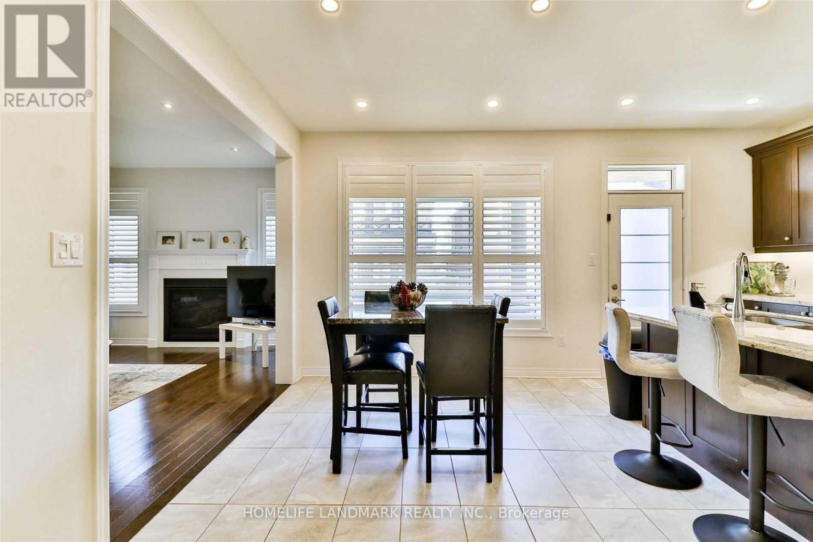 3270 Mintwood Circle, Oakville, Ontario  L6H 0N7 - Photo 7 - W12902460