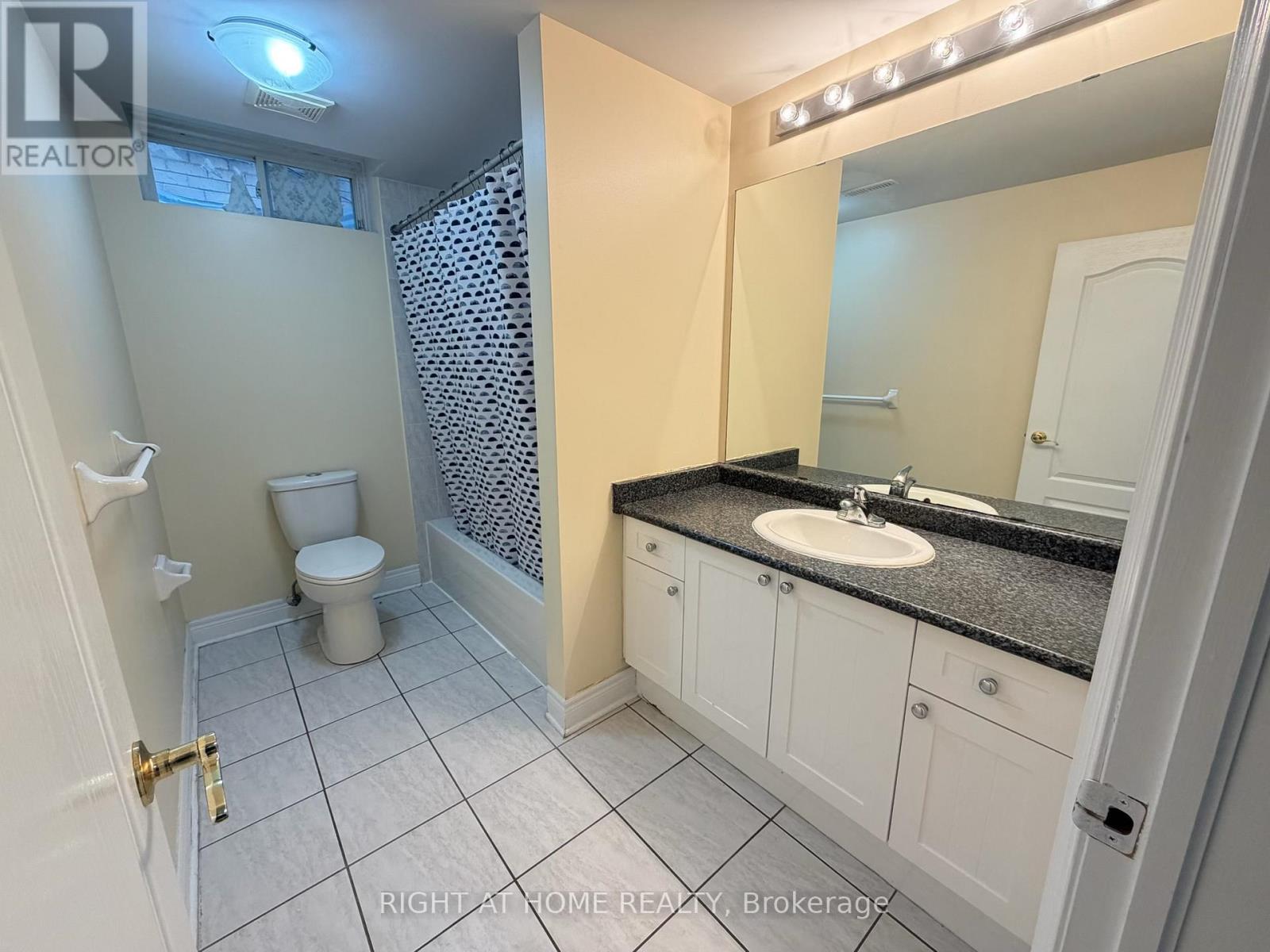 Lower - 3209 Erin Centre Boulevard, Mississauga, Ontario  L5M 7T9 - Photo 5 - W12902478