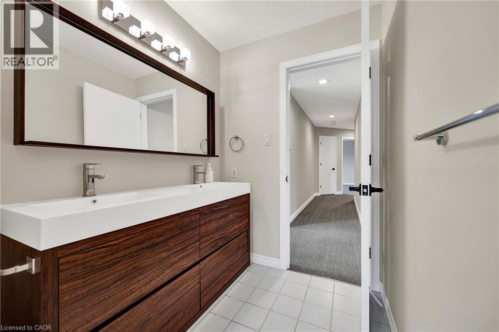 587 Manorwood Court, Waterloo, Ontario  N2K 3L7 - Photo 24 - 40811490