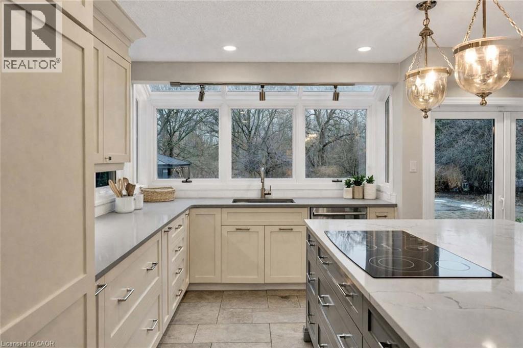 587 Manorwood Court, Waterloo, Ontario  N2K 3L7 - Photo 8 - 40811490