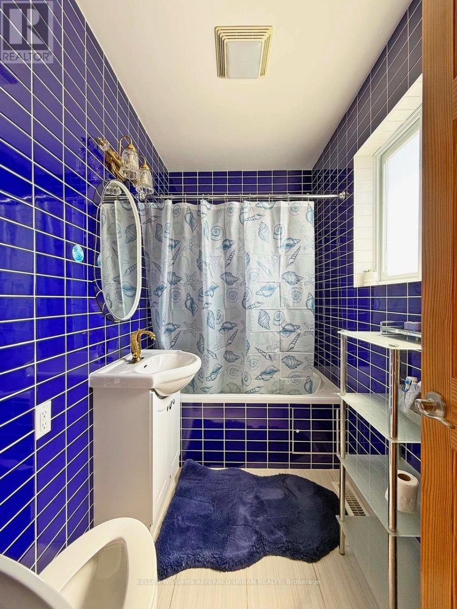 6 Elmhurst Drive, Toronto, Ontario  M9W 2J3 - Photo 13 - W12758834