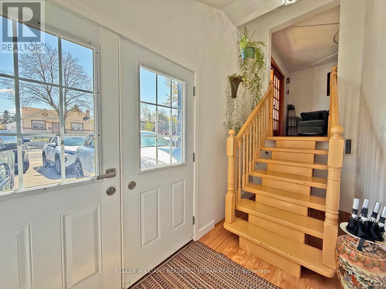 6 Elmhurst Drive, Toronto, Ontario  M9W 2J3 - Photo 3 - W12758834