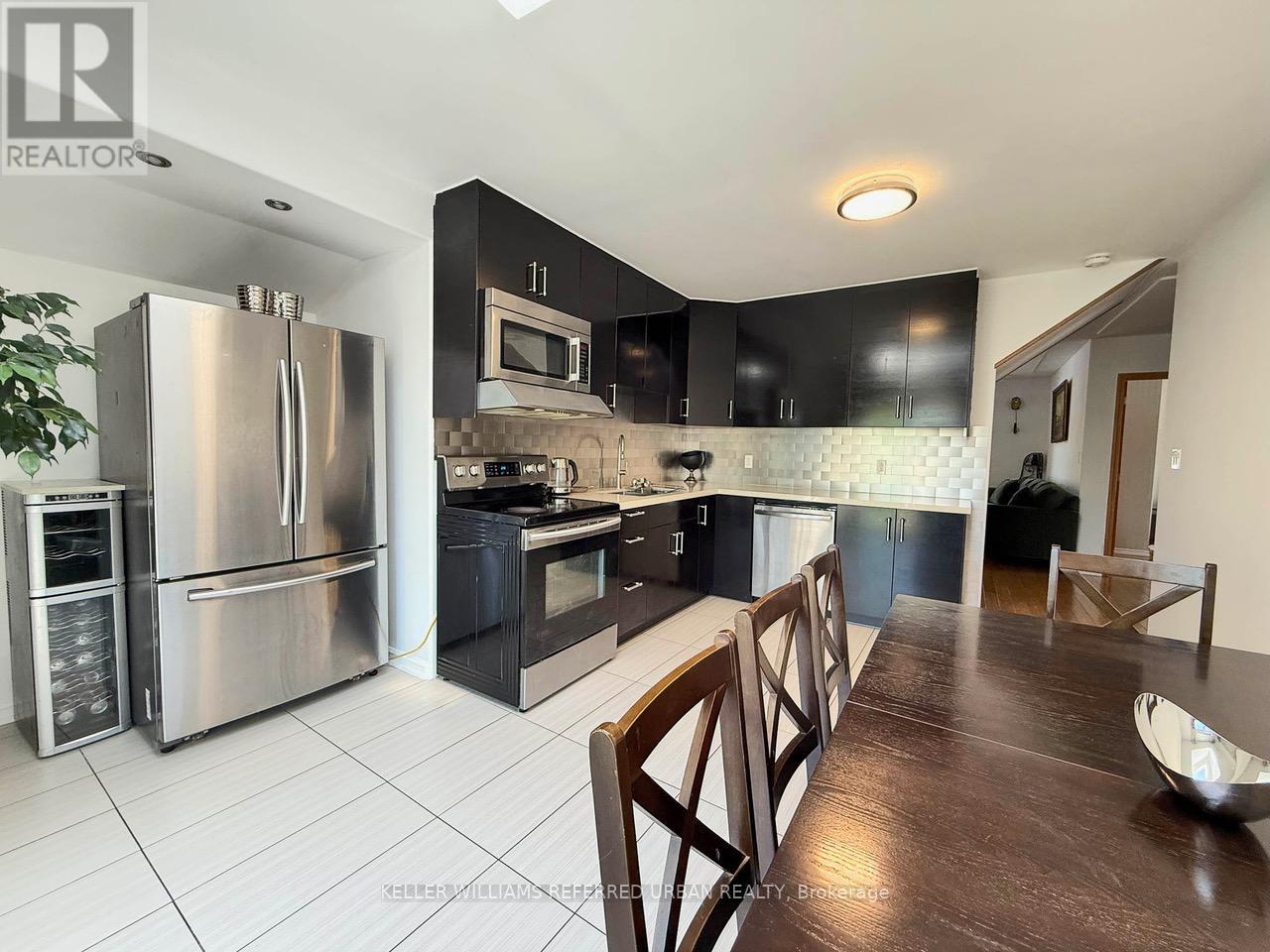 6 Elmhurst Drive, Toronto, Ontario  M9W 2J3 - Photo 9 - W12758834