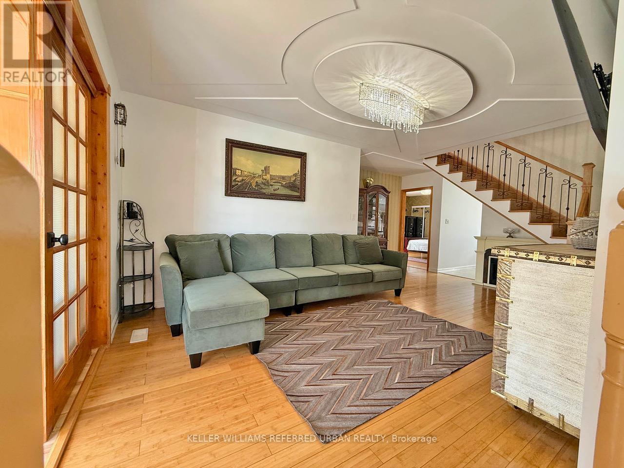 6 Elmhurst Drive, Toronto, Ontario  M9W 2J3 - Photo 6 - W12758834