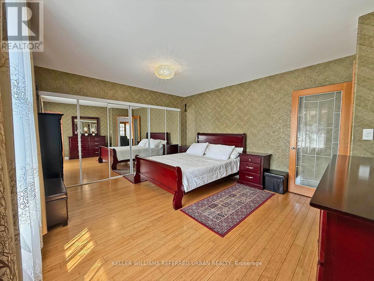 6 Elmhurst Drive, Toronto, Ontario  M9W 2J3 - Photo 15 - W12758834