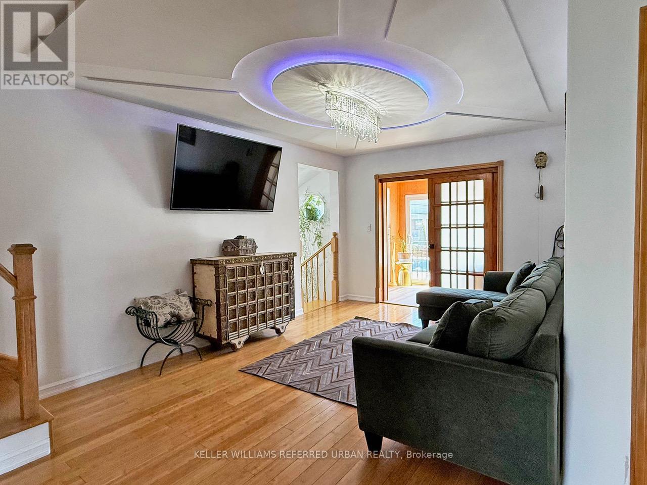 6 Elmhurst Drive, Toronto, Ontario  M9W 2J3 - Photo 4 - W12758834