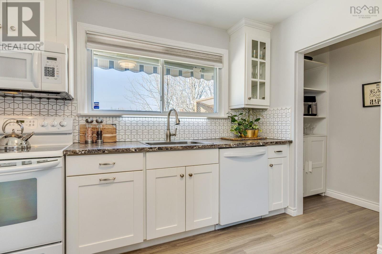 56 Ellenvale Avenue, Dartmouth, Nova Scotia  B2W 2W5 - Photo 9 - 202604998