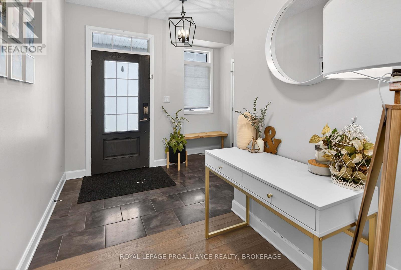 680 Halloway Drive, Kingston, Ontario  K7K 0H4 - Photo 4 - X12902380