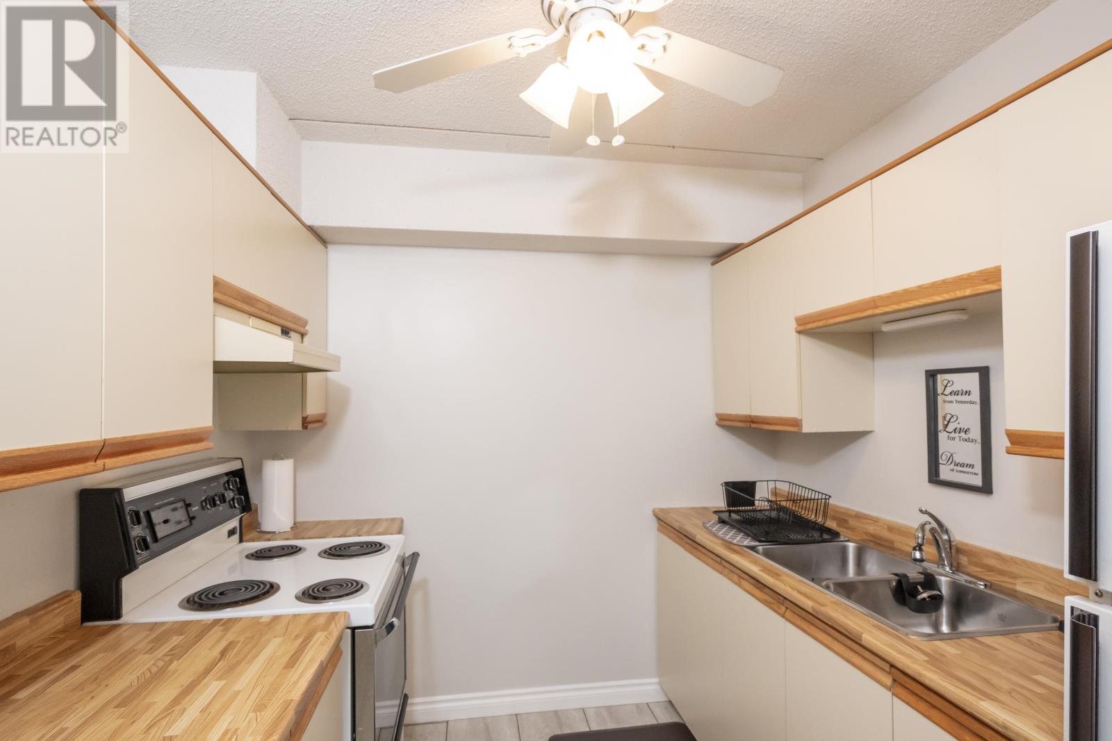 #304 1703 Victoria Ave, Thunder Bay, Ontario  P7C 1C8 - Photo 9 - TB2600486