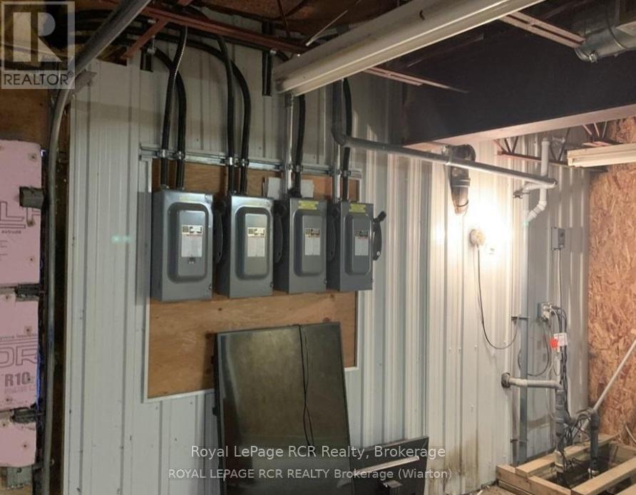 1010 9th Avenue W, Georgian Bluffs, Ontario N4K 2G0 - Photo 48 - X12565334