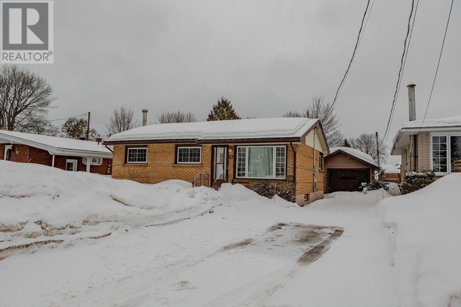 71 Capp Ave, Sault Ste. Marie, Ontario  P6A 3R7 - Photo 3 - SM260493