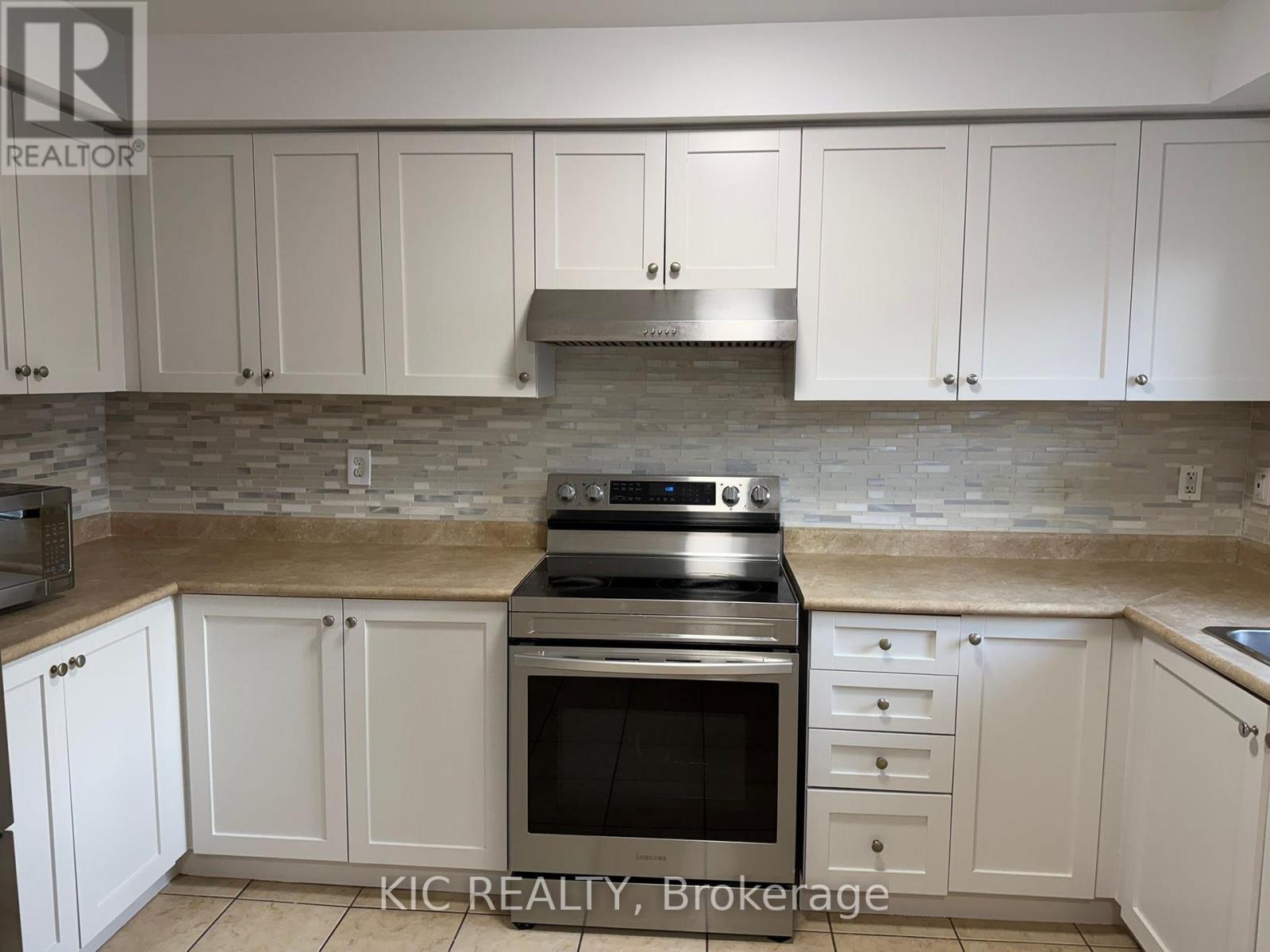 8 Ventura Lane, Ajax (Central), Ontario  L1T 0C4 - Photo 9 - E12821574