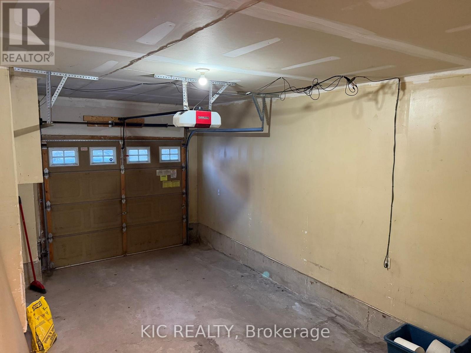 8 Ventura Lane, Ajax (Central), Ontario  L1T 0C4 - Photo 28 - E12821574