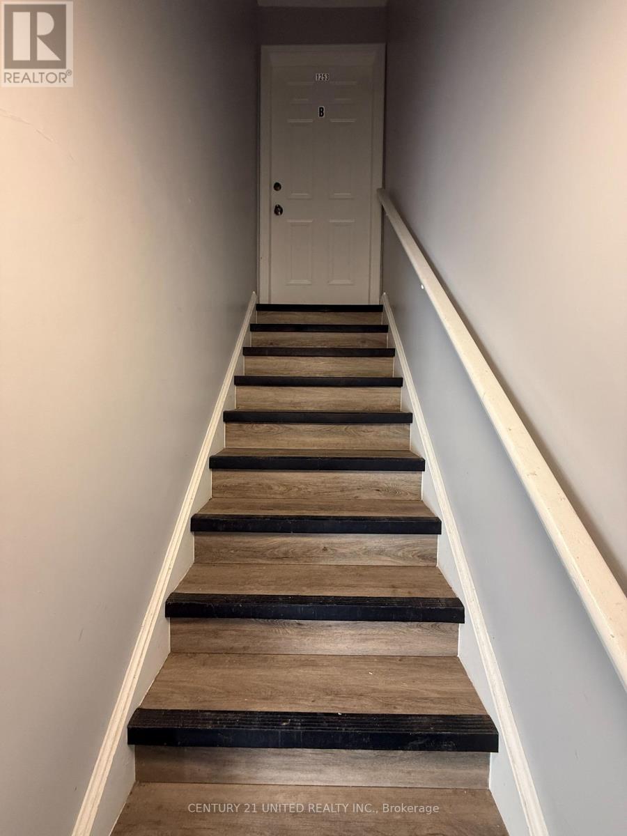 B - 1253 Clonsilla Avenue, Peterborough, Ontario  K9J 5Z1 - Photo 2 - X12902592