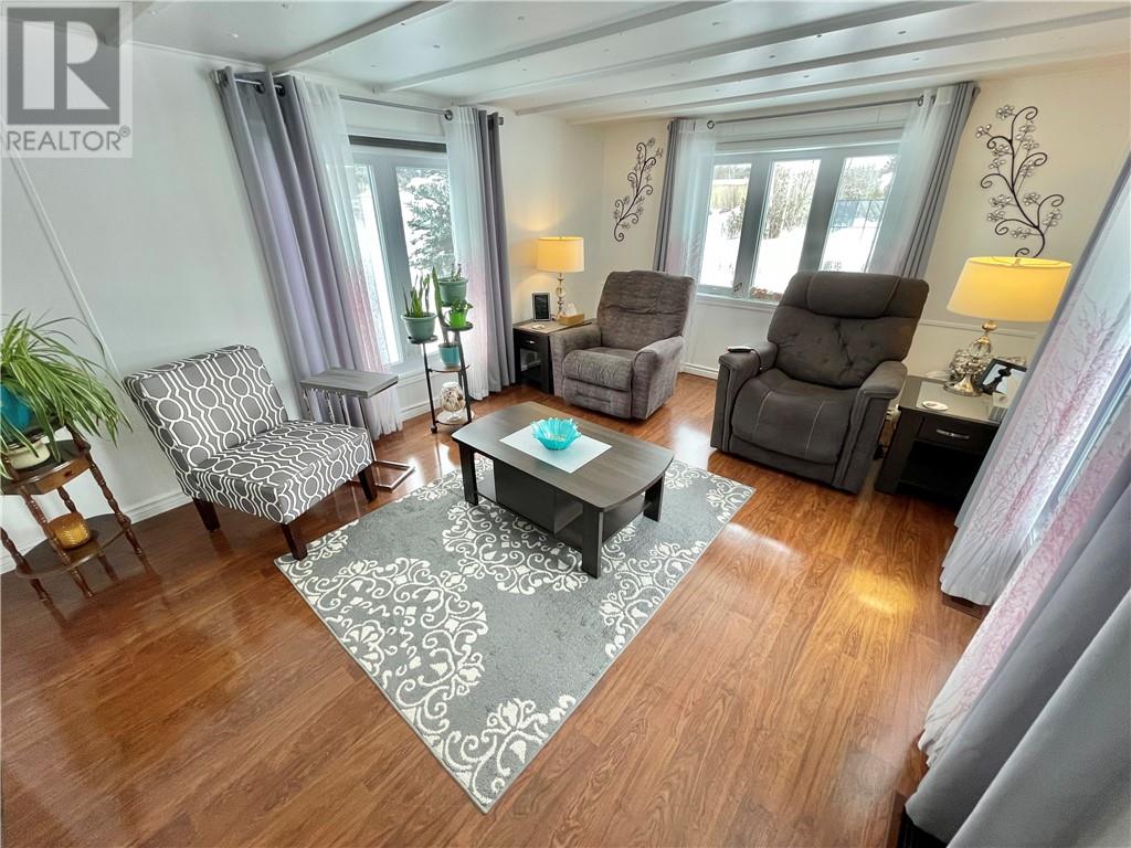 36 Beverly Street, Wahnapitae, Ontario  P0M 3C0 - Photo 13 - 2126852