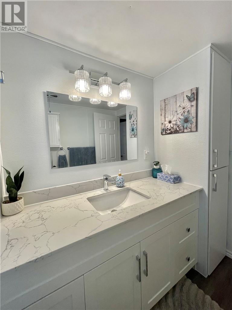 36 Beverly Street, Wahnapitae, Ontario  P0M 3C0 - Photo 17 - 2126852