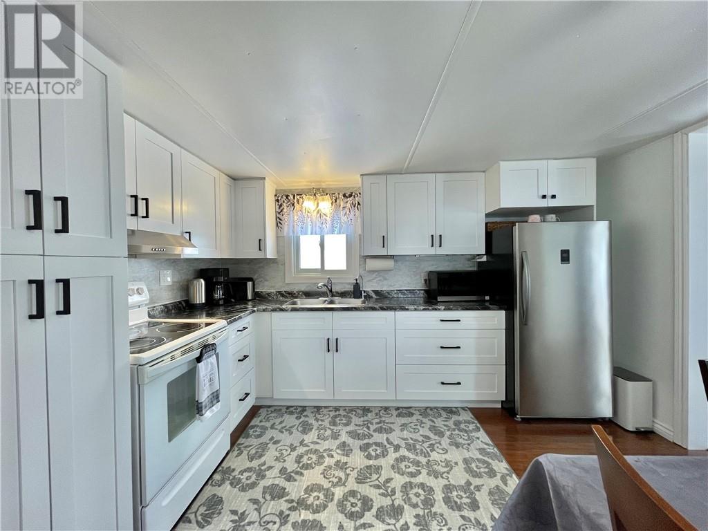 36 Beverly Street, Wahnapitae, Ontario  P0M 3C0 - Photo 6 - 2126852