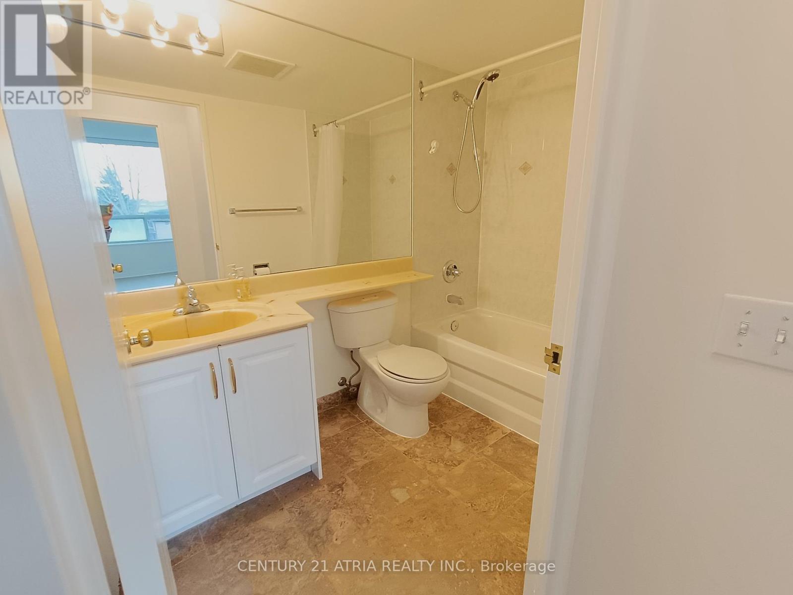 607 - 238 Doris Avenue, Toronto (Willowdale East), Ontario  M2N 6W1 - Photo 16 - C12902516