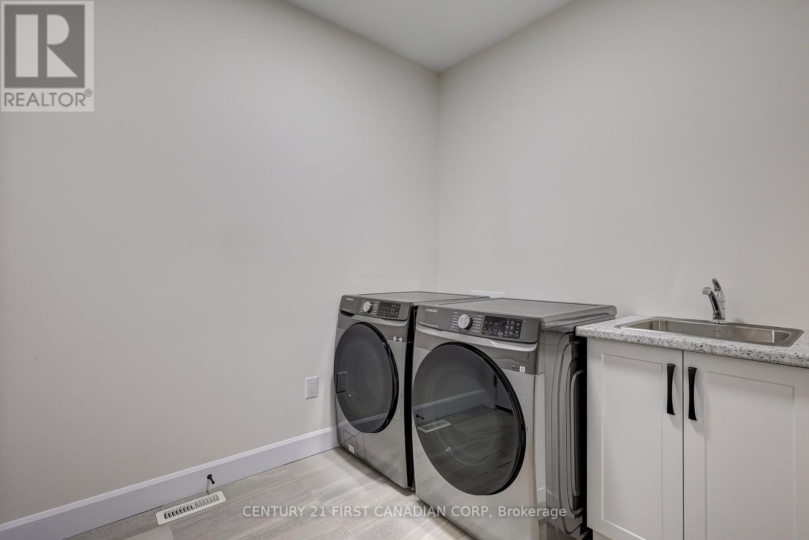 3932 Big Leaf Trail, London South, Ontario  N6P 0K1 - Photo 10 - X12902500