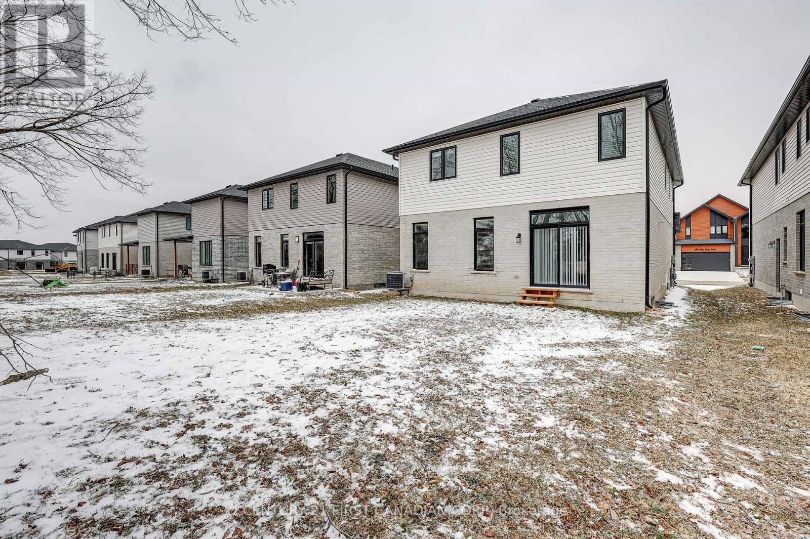3932 Big Leaf Trail, London South, Ontario  N6P 0K1 - Photo 45 - X12902500