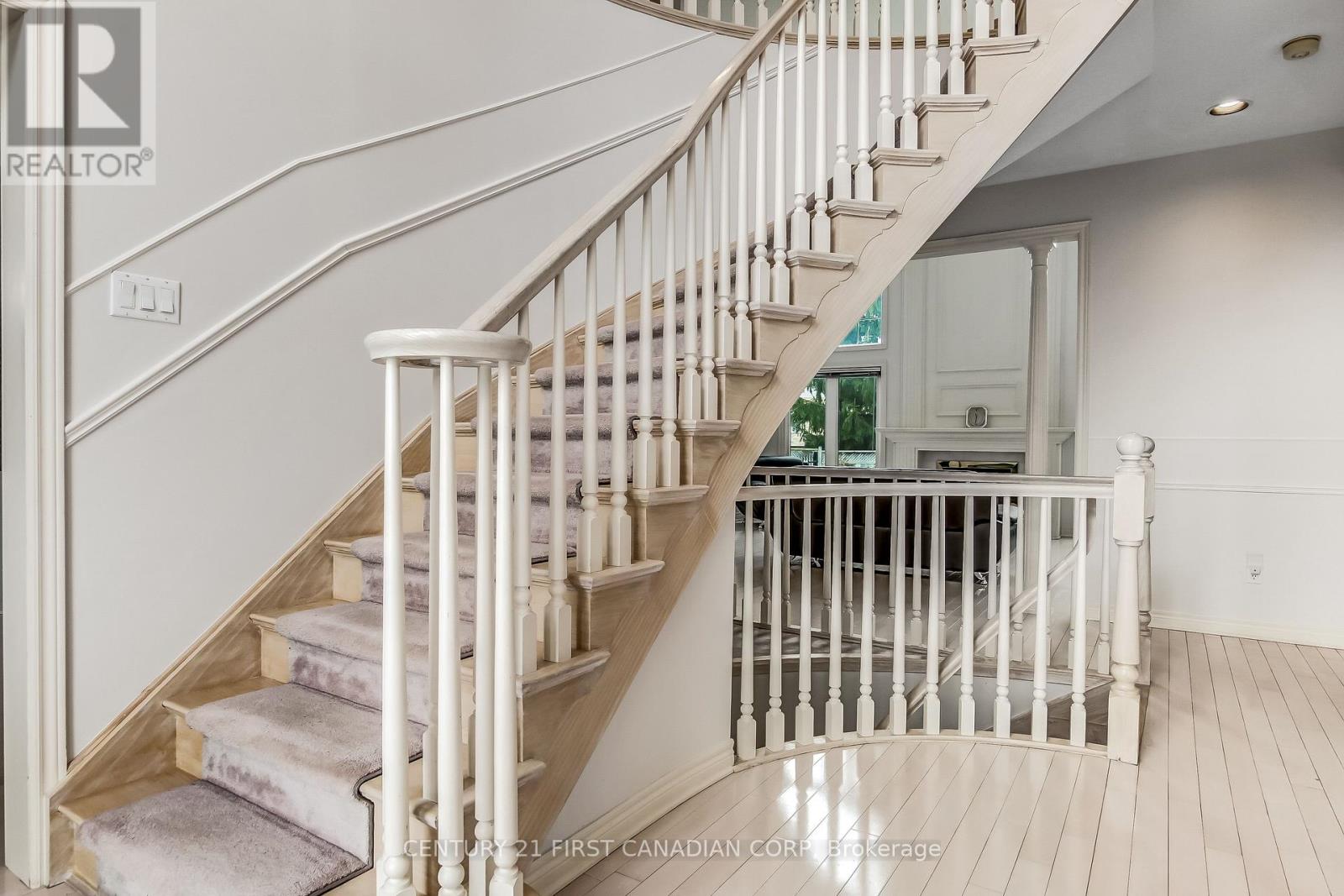 442 Ambleside Drive, London North, Ontario  N6G 4X9 - Photo 3 - X12902550