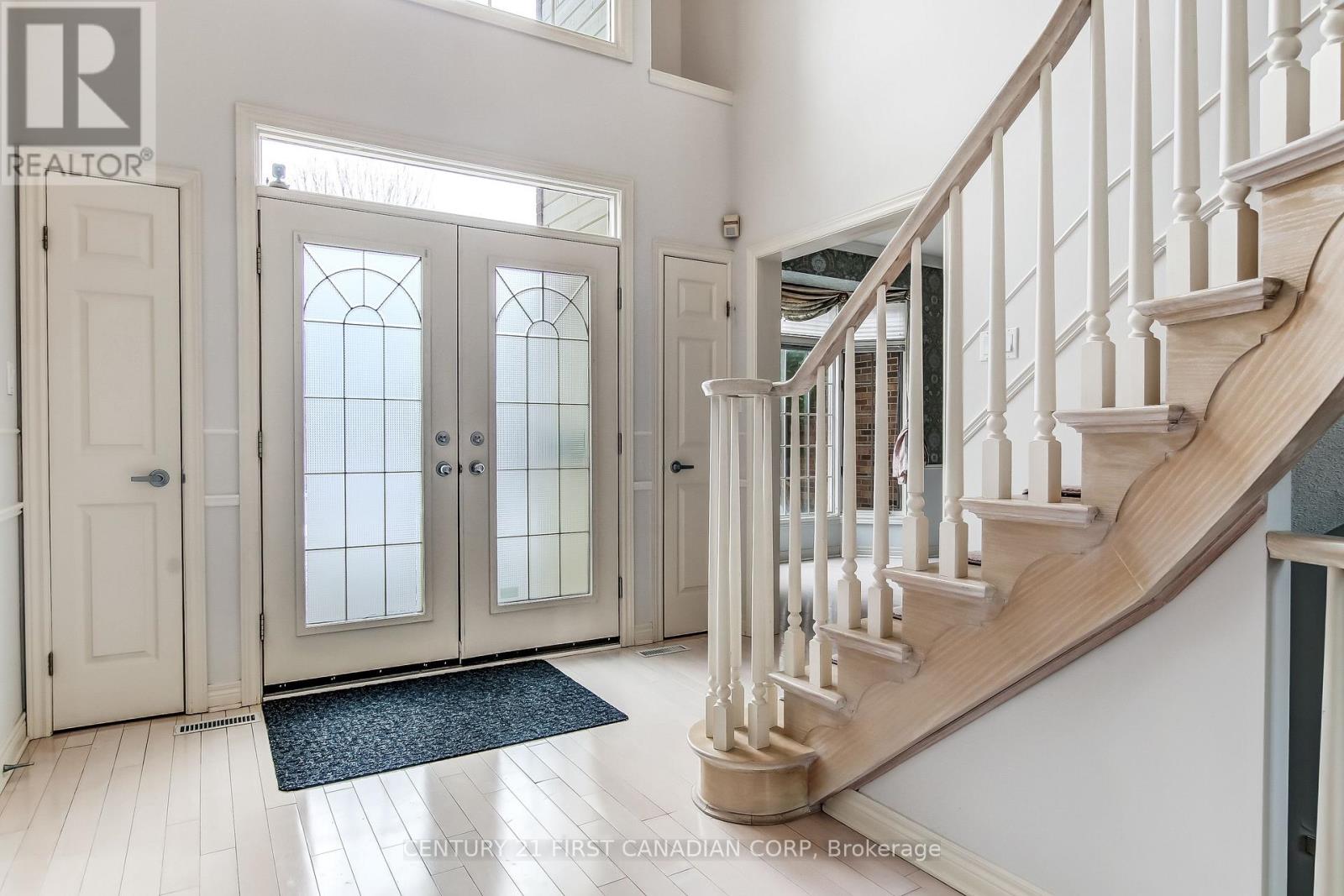 442 Ambleside Drive, London North, Ontario  N6G 4X9 - Photo 4 - X12902550