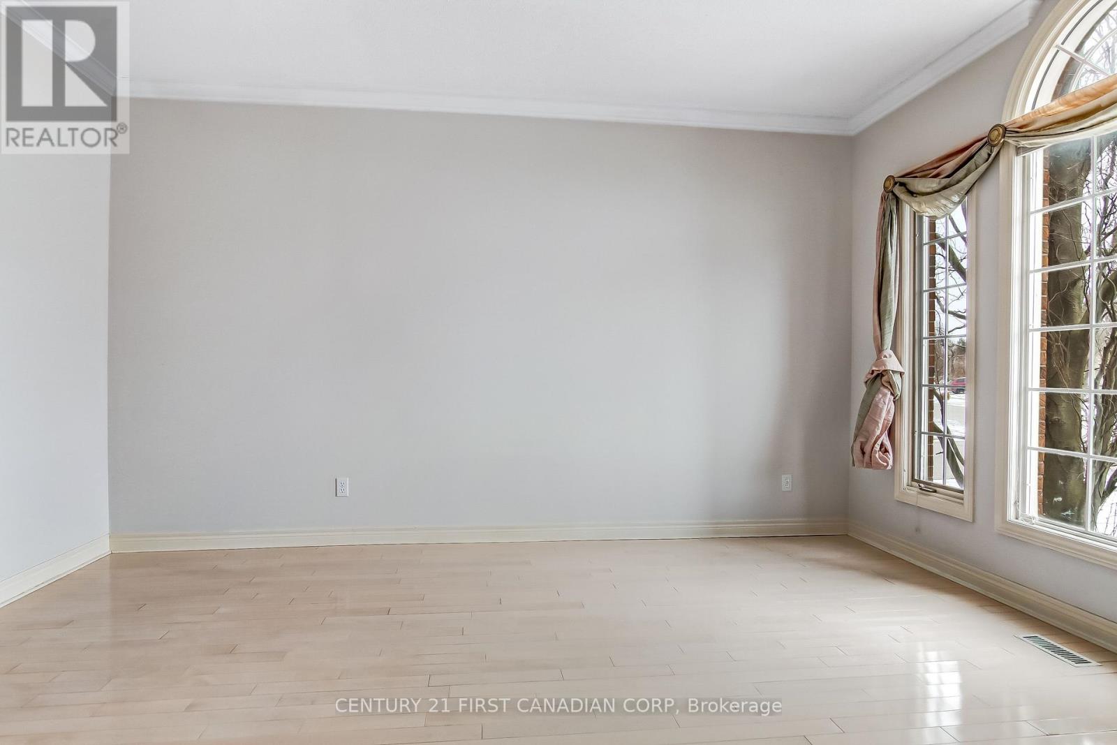 442 Ambleside Drive, London North, Ontario  N6G 4X9 - Photo 5 - X12902550