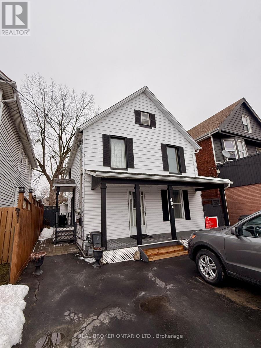 484 East Main Street, Welland, Ontario  L3B 3X6 - Photo 1 - X12812776