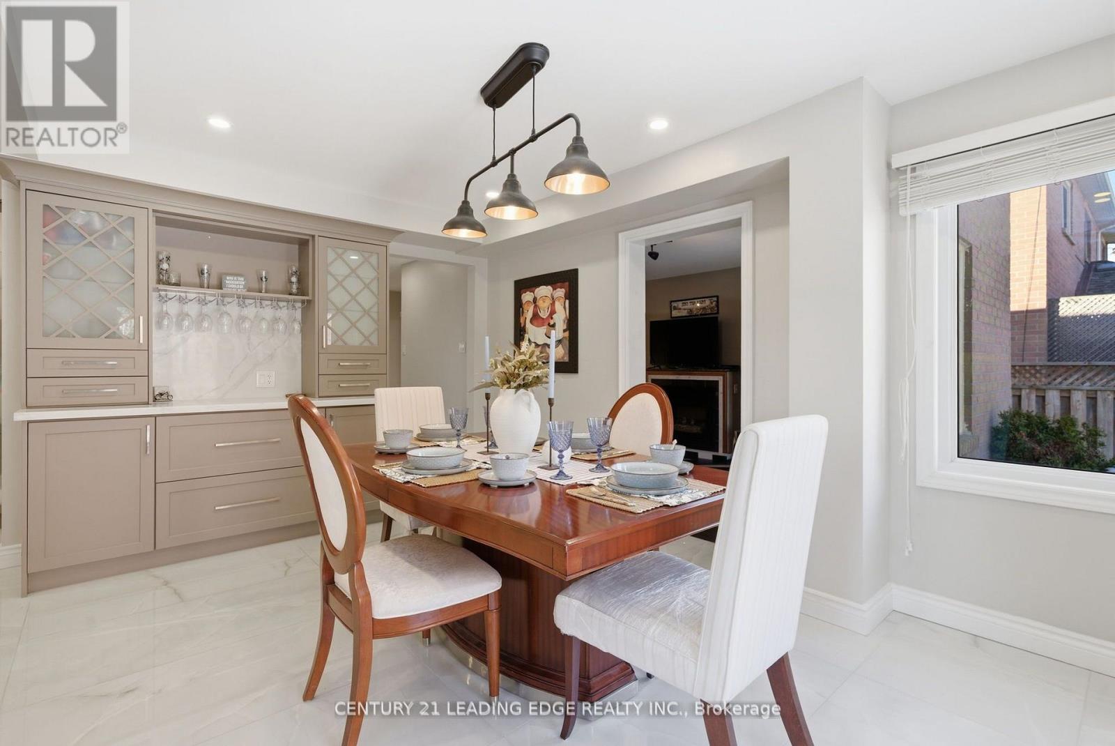 65 Forest Heights Street, Whitby, Ontario  L1R 1X4 - Photo 14 - E12902588