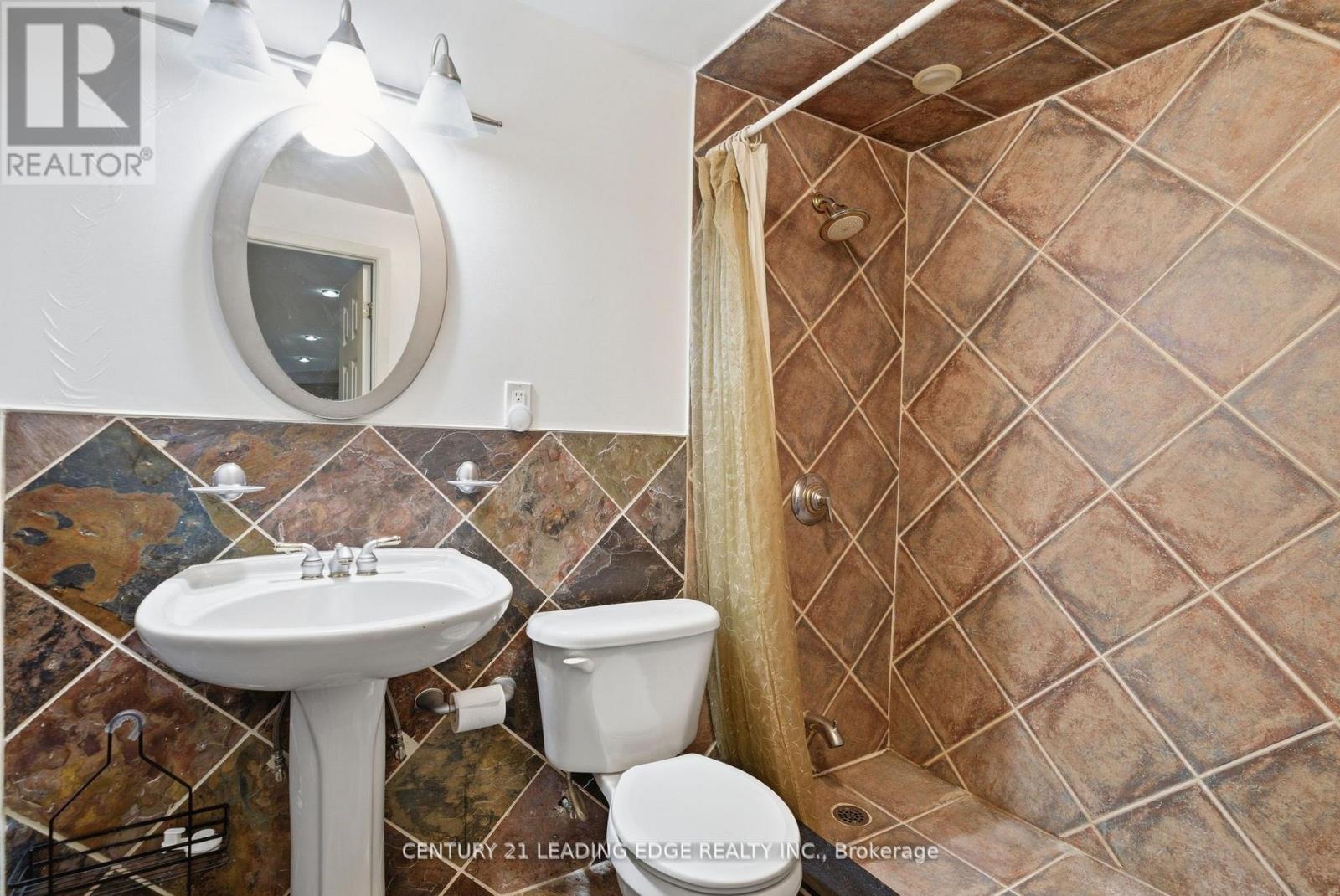 65 Forest Heights Street, Whitby, Ontario  L1R 1X4 - Photo 26 - E12902588