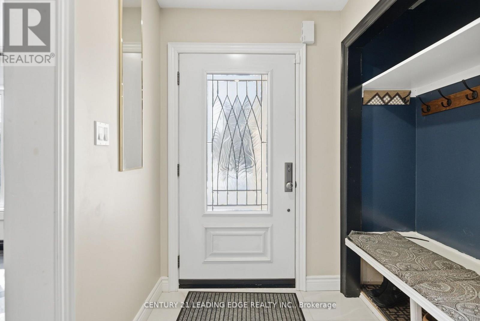 65 Forest Heights Street, Whitby, Ontario  L1R 1X4 - Photo 3 - E12902588