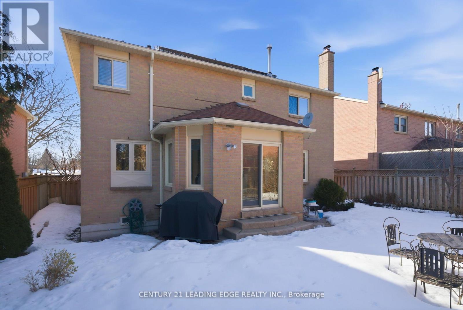 65 Forest Heights Street, Whitby, Ontario  L1R 1X4 - Photo 31 - E12902588