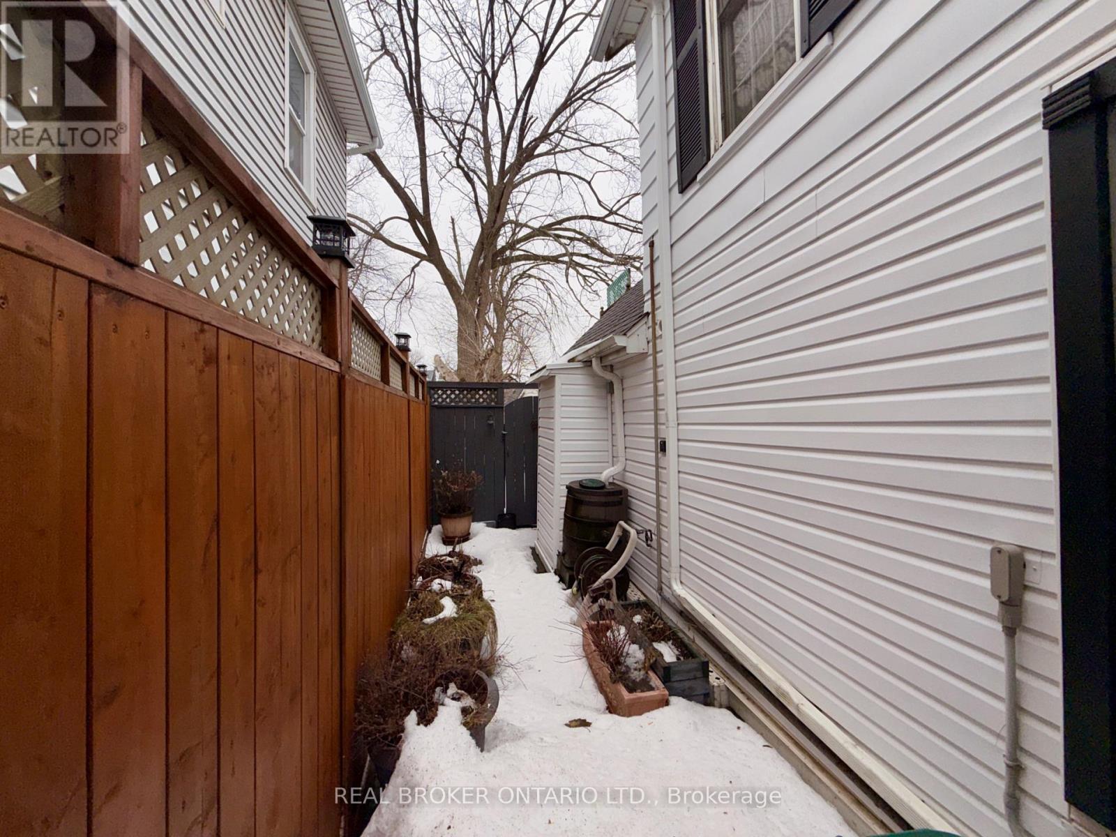 484 East Main Street, Welland, Ontario  L3B 3X6 - Photo 30 - X12812776