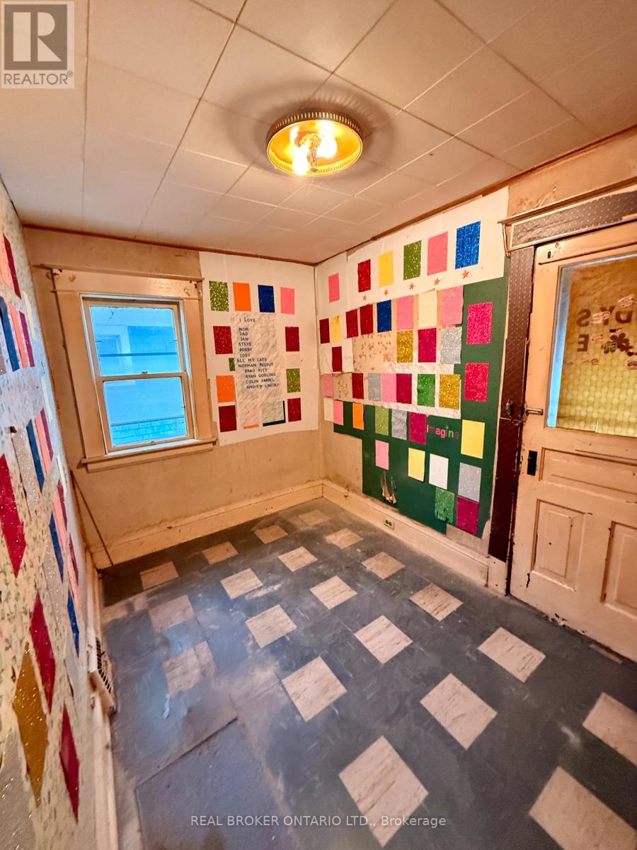 28 Grove Street, Welland, Ontario L3B 4B4 - Photo 21 - X12815898