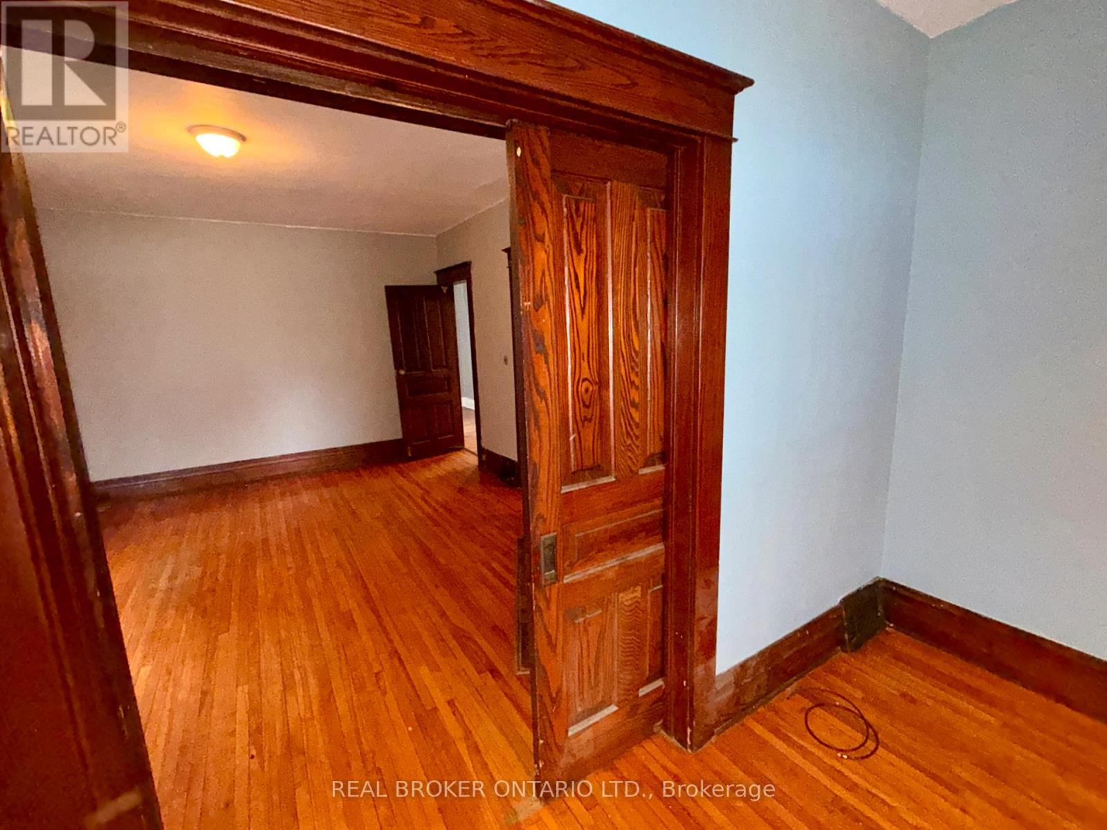 28 Grove Street, Welland, Ontario L3B 4B4 - Photo 7 - X12815898