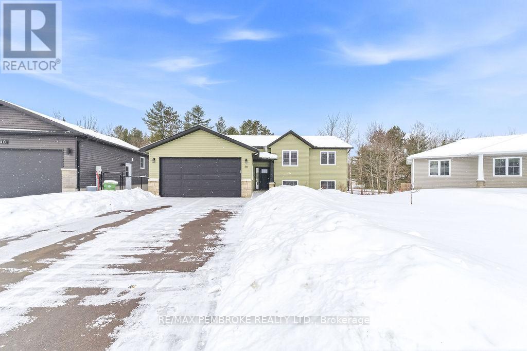 38 TERRANCE DRIVE, Petawawa, Ontario